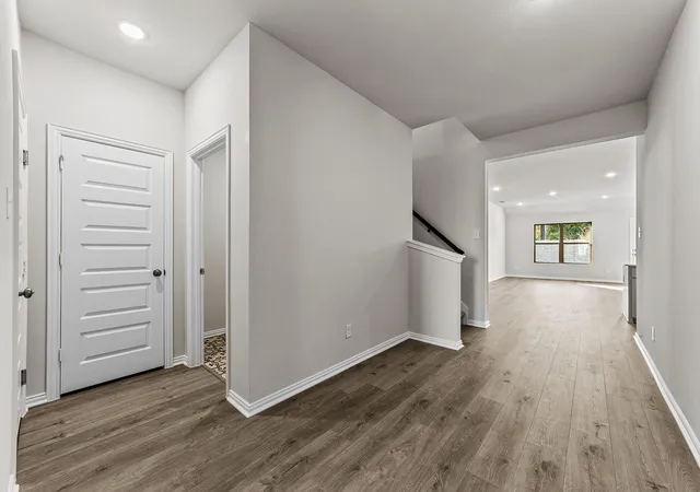 Photo 3 of Single family home for sale at 610 Stone Hollow Dr, Van Alstyne, TX 75495 | MLS# 21275797 | Listing updated on 2026-09-10