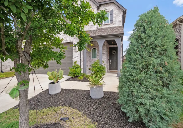 Photo 3 of Single family home for sale at 1742 Horseshoe Ln, Van Alstyne, TX 75495 | MLS# 21276270 | Listing updated on 2026-09-18