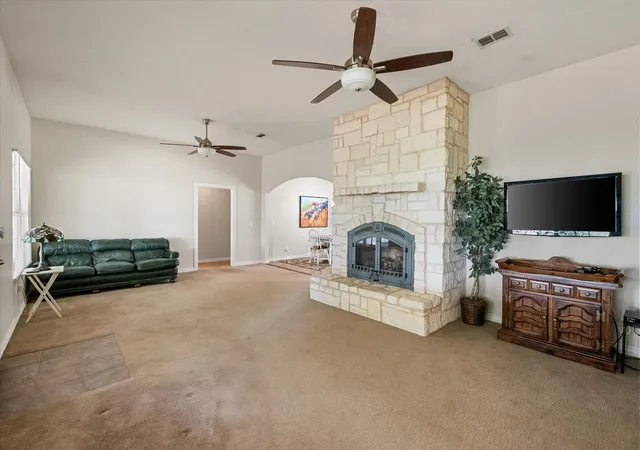 Photo 3 of House for sale at 1134 Us Hwy 380 E, Graham, TX 76450 | MLS# 21273013 | Listing updated on 2026-10-07