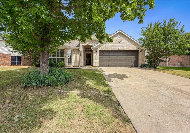 Photo 1 of Sale Pending at 2516 Fairway View Dr, Burleson, TX 76028 | MLS# 21276367 | Listing updated on 2026-07-30