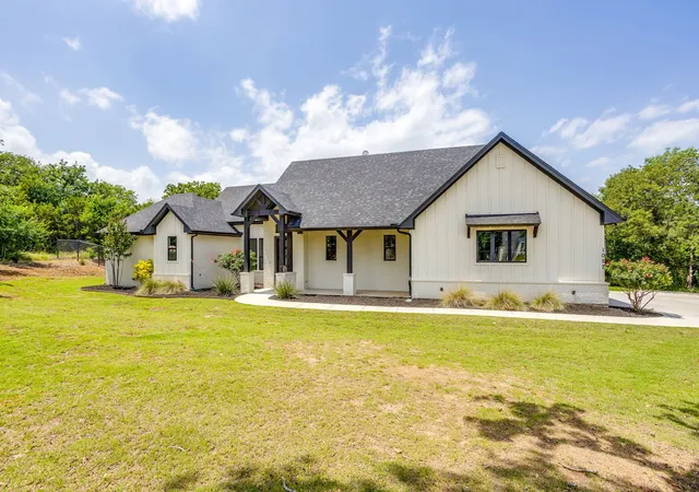 Photo 2 of Single family home for sale at 1057 Resolute Rd, Millsap, TX 76066 | MLS# 21276335 | Listing updated on 2026-09-20