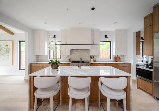 Photo 4 of Single family home for sale at 4241 Somerville Ave, Dallas, TX 75206 | MLS# 21276445 | Listing updated on 2026-10-02