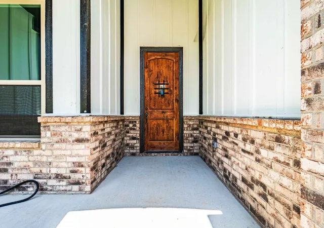 Photo 3 of Single family home for sale at 4019 Seminole Trl, Granbury, TX 76048 | MLS# 21266676 | Listing updated on 2026-09-17