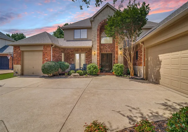 Photo 2 of Sale Pending at 4305 Loch Haven Ct, Mc Kinney, TX 75072 | MLS# 21275907 | Listing updated on 2026-09-10