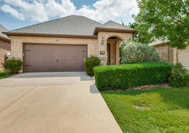 Photo 2 of Sale Pending at 281 Tulip Wy, Keller, TX 76248 | MLS# 21276072 | Listing updated on 2026-09-25