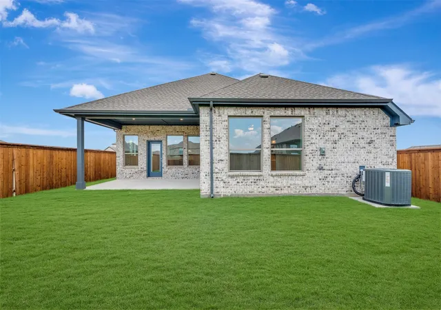 Photo 2 of Single family home for sale at 3215 Wind Knot Wy, Royse City, TX 75189 | MLS# 21276705 | Listing updated on 2026-09-09