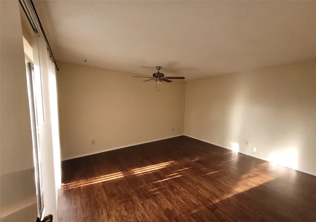 Listing Photo 4 - Condo for sale in building located at 1801 W Spring Creek Pkwy, Plano, TX 75023 - Unit #F2