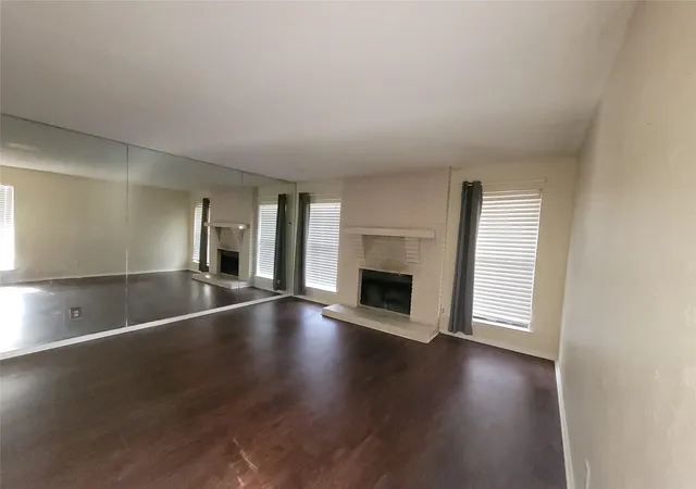 Listing Photo 5 - Condo for sale in building located at 1801 W Spring Creek Pkwy, Plano, TX 75023 - Unit #F2