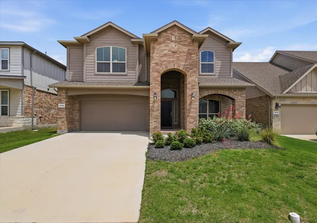 Photo 1 of Single family home for sale at 2000 Drover St, Justin, TX 76247 | MLS# 21272848 | Listing updated on 2026-07-30