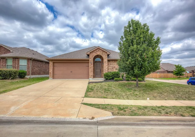 Photo 1 of Single family home for sale at 6300 Leaping Fawn Dr, Fort Worth, TX 76179 | MLS# 21275999 | Listing updated on 2026-07-31