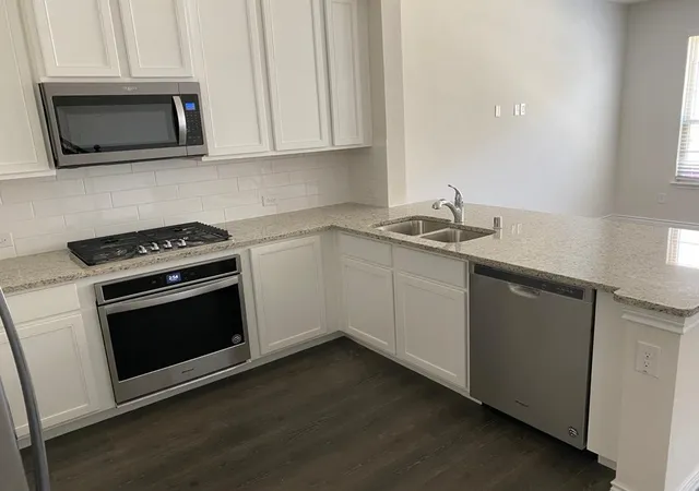 Photo 4 of Townhouse for sale at 2402 Siskiyou St, Lewisville, TX 75056 | MLS# 21277256 | Listing updated on 2026-09-15