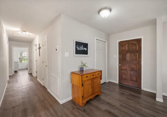 Photo 2 of Single family home for sale at 951 Faircrest Dr, Fairfield, TX 75840 | MLS# 21277097 | Listing updated on 2026-07-28