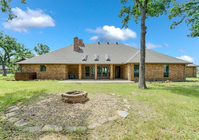 Photo 4 of Single family home for sale at 631 Fm 407 E, Argyle, TX 76226 | MLS# 21277293 | Listing updated on 2026-09-14