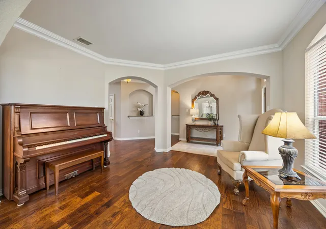 Photo 3 of Single family home for sale at 1501 Weathered Wood Ln, Garland, TX 75040 | MLS# 21266903 | Listing updated on 2026-09-12