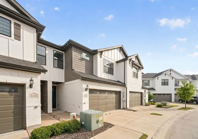 Photo 1 of Townhouse for sale at 1129 Rusk Wy, Lewisville, TX 75077 | MLS# 21277358 | Listing updated on 2026-09-14
