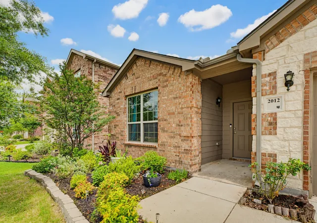 Photo 3 of Single family home for sale at 2012 Brenham Dr, Forney, TX 75126 | MLS# 21273273 | Listing updated on 2026-10-07
