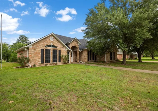 Photo 2 of Single family home for sale at 113 Saint Andrews Cir, Hideaway, TX 75771 | MLS# 21276958 | Listing updated on 2026-09-28