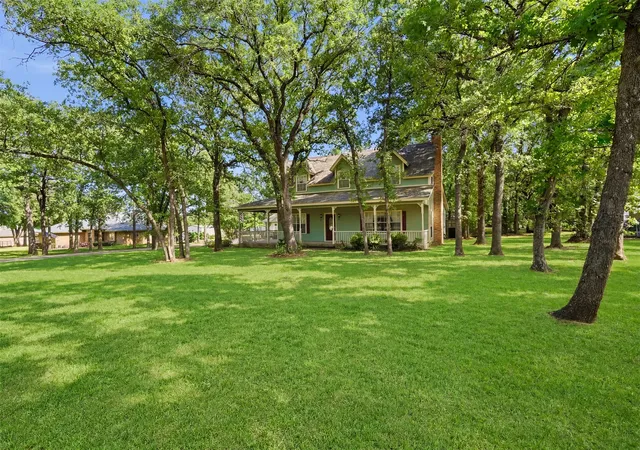 Photo 3 of Single family home for sale at 1000 Barry Ln, Cleburne, TX 76031 | MLS# 21274578 | Listing updated on 2026-07-29