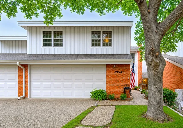 Photo 3 of Single family home for sale at 2954 Woodcroft Cir, Carrollton, TX 75006 | MLS# 21276012 | Listing updated on 2026-09-13