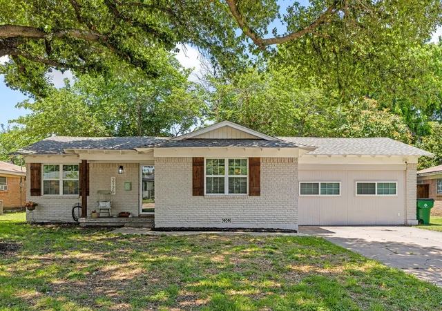 Single family home for sale at 2125 Elton Rd, Haltom City, TX 76117 | MLS# 21277670