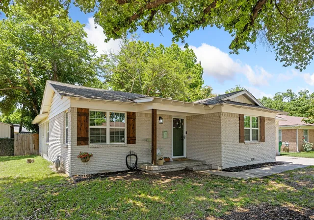 Photo 3 of Single family home for sale at 2125 Elton Rd, Haltom City, TX 76117 | MLS# 21277670 | Listing updated on 2026-09-12