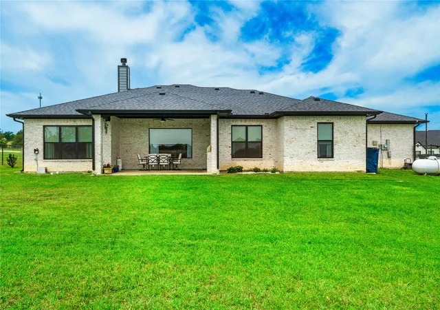 Photo 3 of Single family home for sale at 1024 Henry Wy, Springtown, TX 76082 | MLS# 21277349 | Listing updated on 2026-09-11
