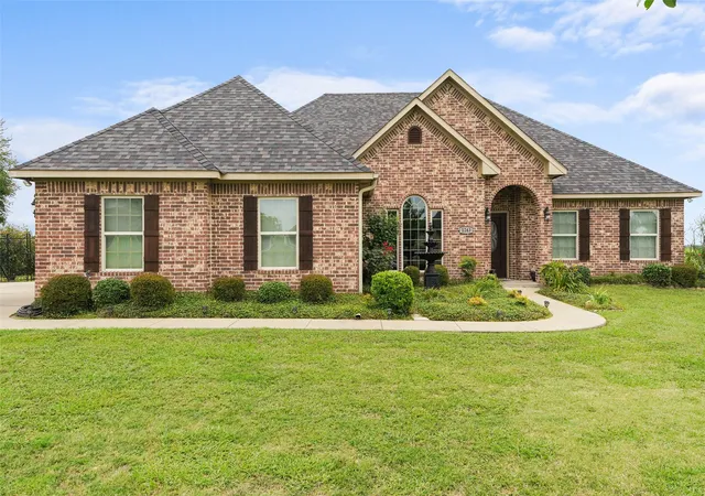 Photo 2 of Single family home for sale at 1243 Chartres, Kaufman, TX 75142 | MLS# 21277409 | Listing updated on 2026-10-02