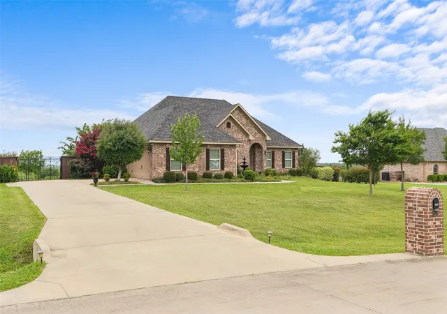 Photo 3 of Single family home for sale at 1243 Chartres, Kaufman, TX 75142 | MLS# 21277409 | Listing updated on 2026-10-02
