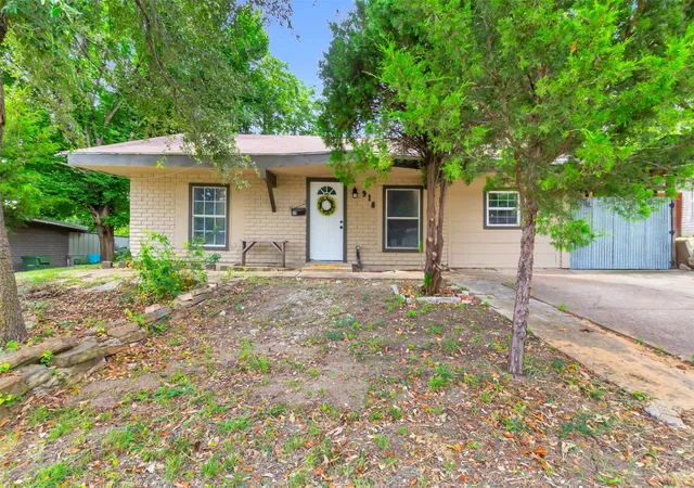 Photo 3 of Single family home for sale at 918 Garden Dr, Garland, TX 75040 | MLS# 21268663 | Listing updated on 2026-09-30