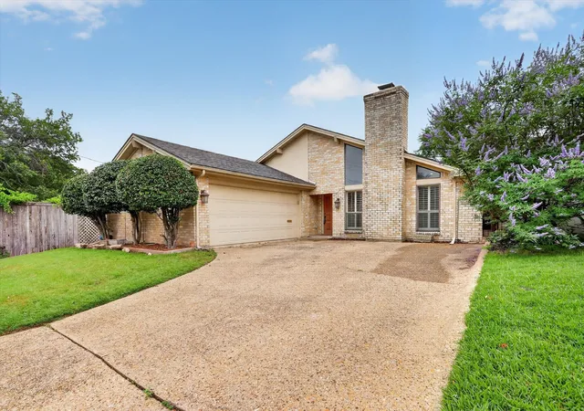 Photo 4 of Single family home for sale at 4083 Hidden View Cir, Fort Worth, TX 76109 | MLS# 21276783 | Listing updated on 2026-09-12