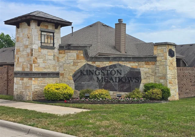 Photo 3 of Sale Pending at 1300 Bellingham Cir, Red Oak, TX 75154 | MLS# 21277970 | Listing updated on 2026-09-11