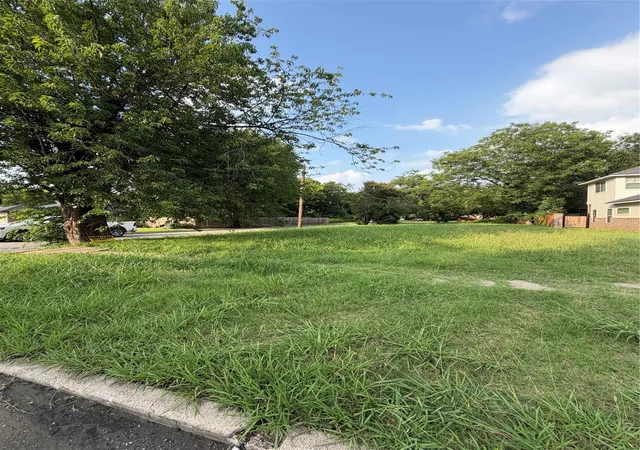 Photo 1 of Land for sale at 1303 S Walnut St, Sherman, TX 75090 | MLS# 21275855 | Listing updated on 2026-09-15