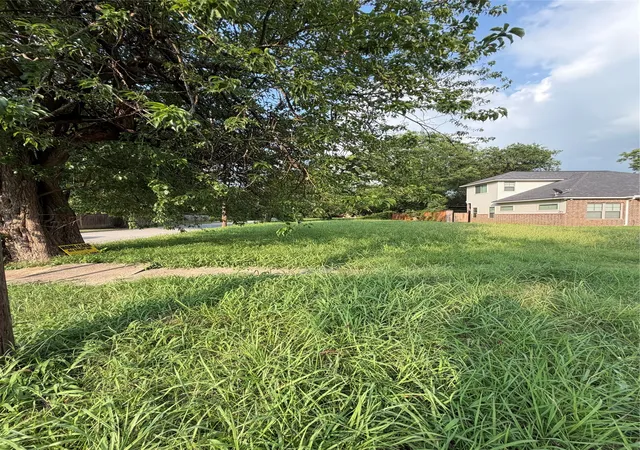 Photo 2 of Land for sale at 1303 S Walnut St, Sherman, TX 75090 | MLS# 21275855 | Listing updated on 2026-09-15