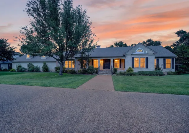 Single family home for sale at 1901 Rose Pt, Athens, TX 75752 | MLS# 21256244
