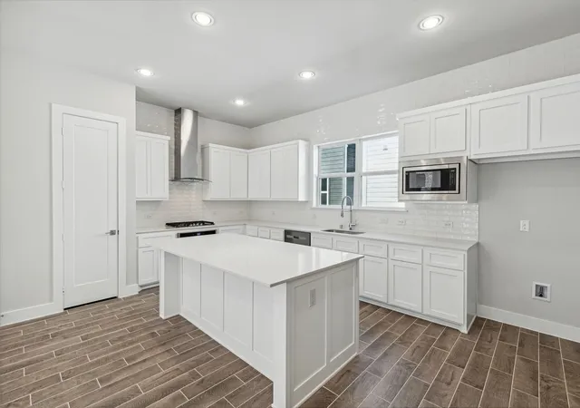 Photo 4 of Single family home for sale at 2519 Carolwood Ln, Dallas, TX 75212 | MLS# 21278299 | Listing updated on 2026-10-07