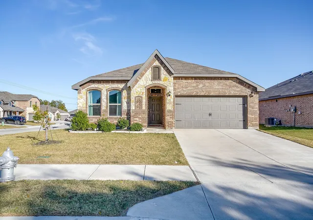 Photo 1 of Single family home for sale at 5828 Utopia Dr, Fort Worth, TX 76179 | MLS# 21278241 | Listing updated on 2026-07-31