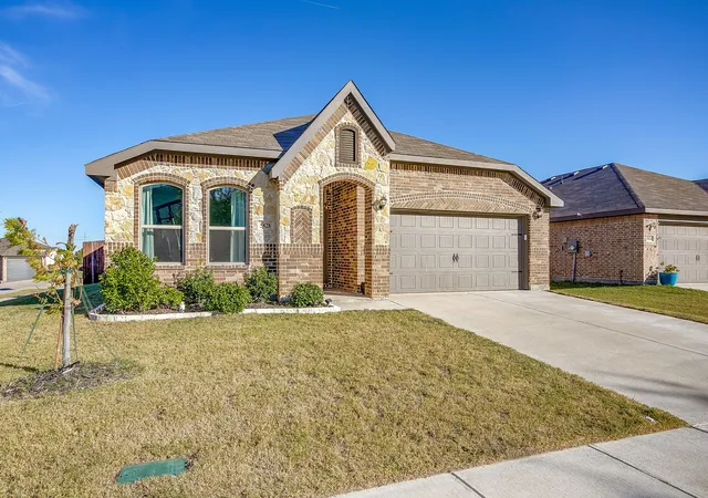 Photo 3 of Single family home for sale at 5828 Utopia Dr, Fort Worth, TX 76179 | MLS# 21278241 | Listing updated on 2026-07-31