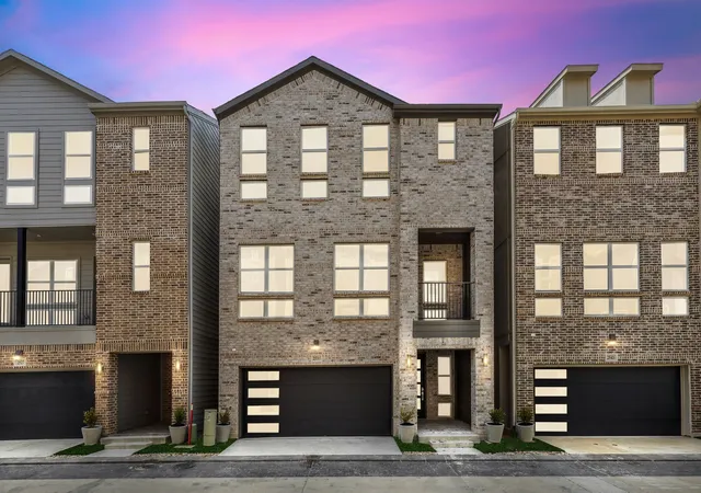 Photo 1 of Single family home for sale at 2535 Carolwood Ln, Dallas, TX 75212 | MLS# 21278351 | Listing updated on 2026-07-31
