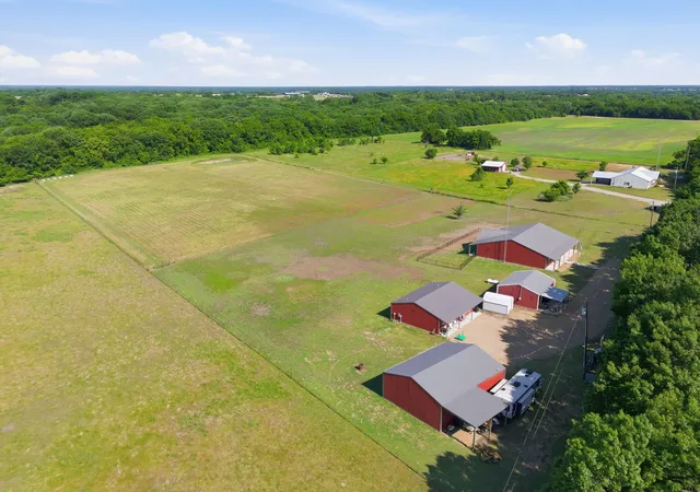Photo 2 of Single family home for sale at 3027 State Hwy 11, Leonard, TX 75452 | MLS# 21275282 | Listing updated on 2026-09-10
