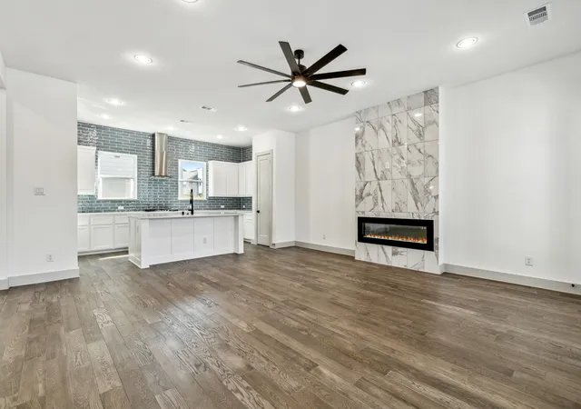 Photo 4 of Single family home for sale at 2541 Carmelita St, Dallas, TX 75212 | MLS# 21278383 | Listing updated on 2026-10-07
