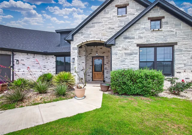 Photo 3 of Sale Pending at 18107 Forrest Dr, Whitney, TX 76692 | MLS# 21275133 | Listing updated on 2026-09-14