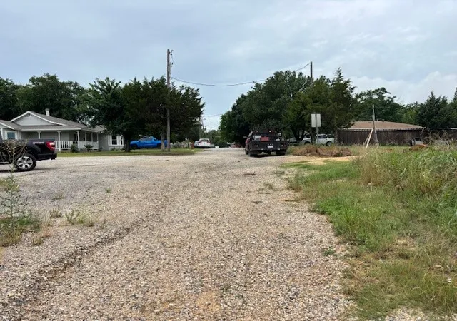 Photo 3 of Land for sale at 11 Nw 20Th St, Grand Prairie, TX 75050 | MLS# 21277290 | Listing updated on 2026-09-10
