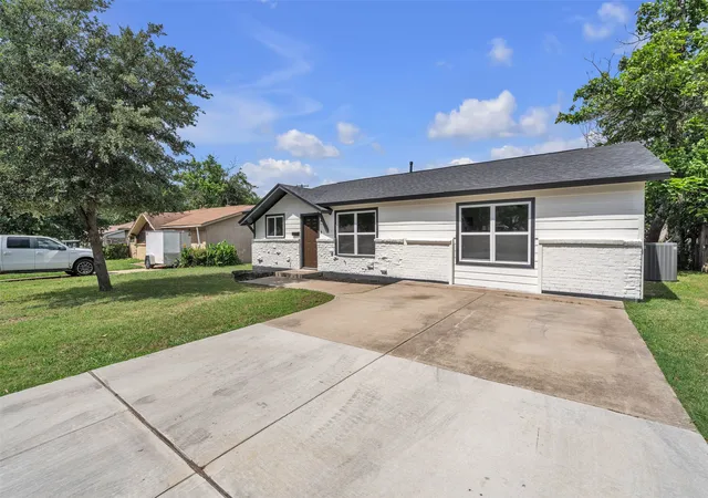 Photo 2 of Single family home for sale at 3265 Earle Dr, Haltom City, TX 76117 | MLS# 21269199 | Listing updated on 2026-09-12