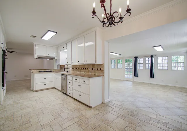 Photo 4 of Sale Pending at 2708 Tallow St, Alvin, TX 77511 | MLS# 21278144 | Listing updated on 2026-10-07