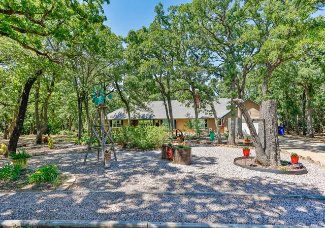 Photo 3 of Single family home for sale at 4823 County Road 211, Gainesville, TX 76240 | MLS# 21278269 | Listing updated on 2026-10-06
