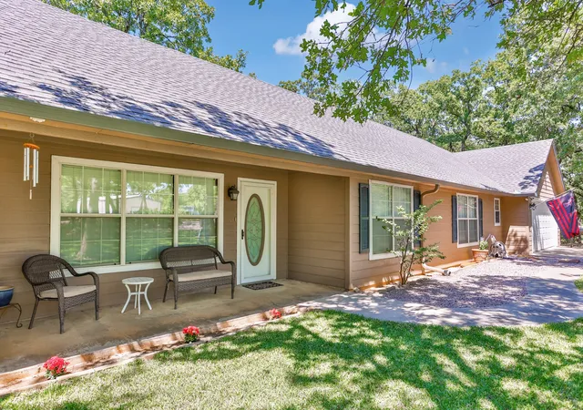 Photo 4 of Single family home for sale at 4823 County Road 211, Gainesville, TX 76240 | MLS# 21278269 | Listing updated on 2026-10-06