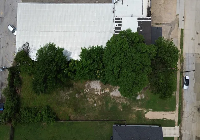Photo 3 of Sale Pending at 1608 Bannock Ave, Dallas, TX 75215 | MLS# 21278630 | Listing updated on 2026-10-04
