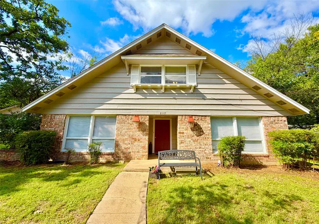 Photo 1 of Single family home for sale at 2117 Foxcroft Cir, Denton, TX 76209 | MLS# 21278238 | Listing updated on 2026-09-14