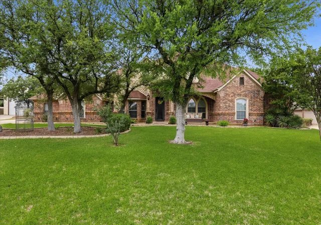 Photo 2 of Single family home for sale at 150 Blacktail Ln, Azle, TX 76020 | MLS# 21252475 | Listing updated on 2026-09-12