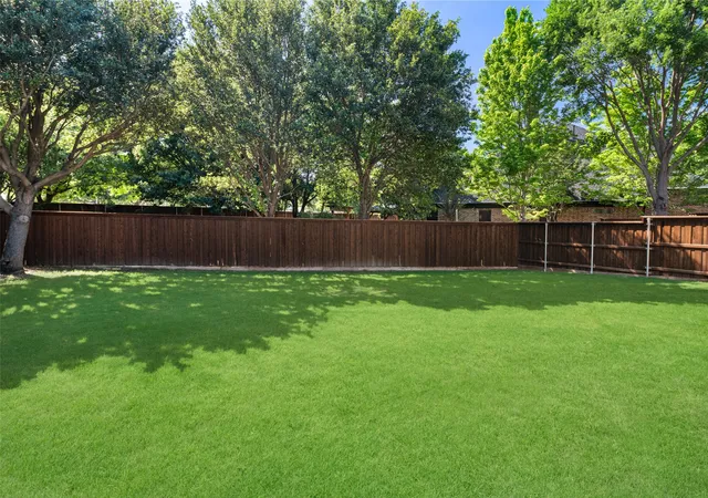 Photo 4 of Single family home for sale at 1335 Comal Dr, Allen, TX 75013 | MLS# 21273347 | Listing updated on 2026-09-30